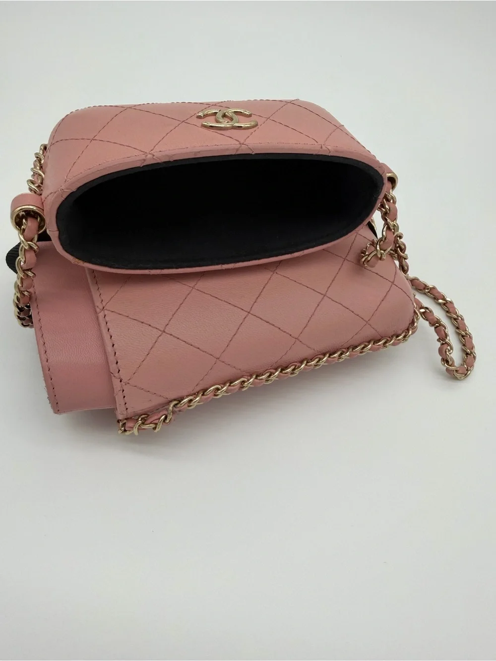CHANEL Quilted Leather Crossbody Phone Bag in Dusty Pink with Gold Hardware